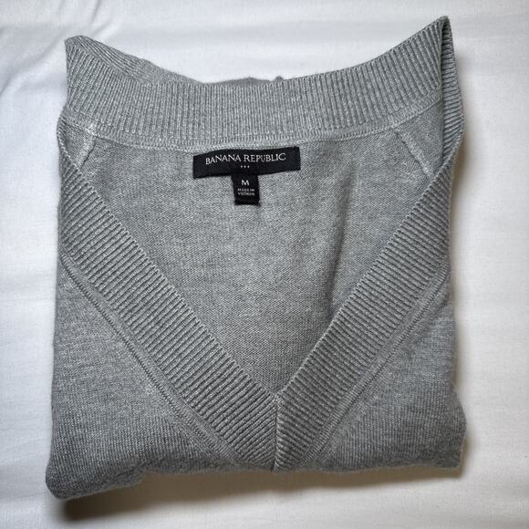 Banana Republic Womens Medium Sweater Gray Long Sleeve Modal Blend V Neck EUC - Picture 12 of 12